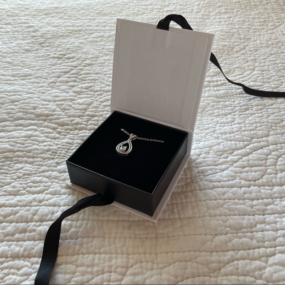 cate & chloe drop necklace